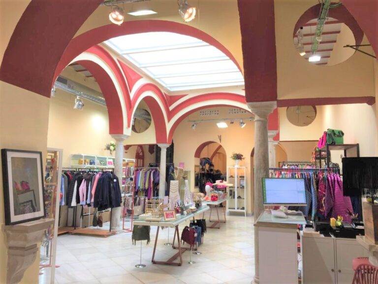 De tiendas «AtuVera Pop Up», en la Calle Cuna de Sevilla